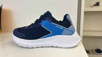 تصویر از کتانی پسرانه