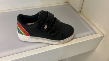 تصویر از کتانی  بچه گانه  رنگین کمانی