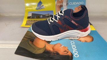 تصویر از کتانی اسپرت بی بند