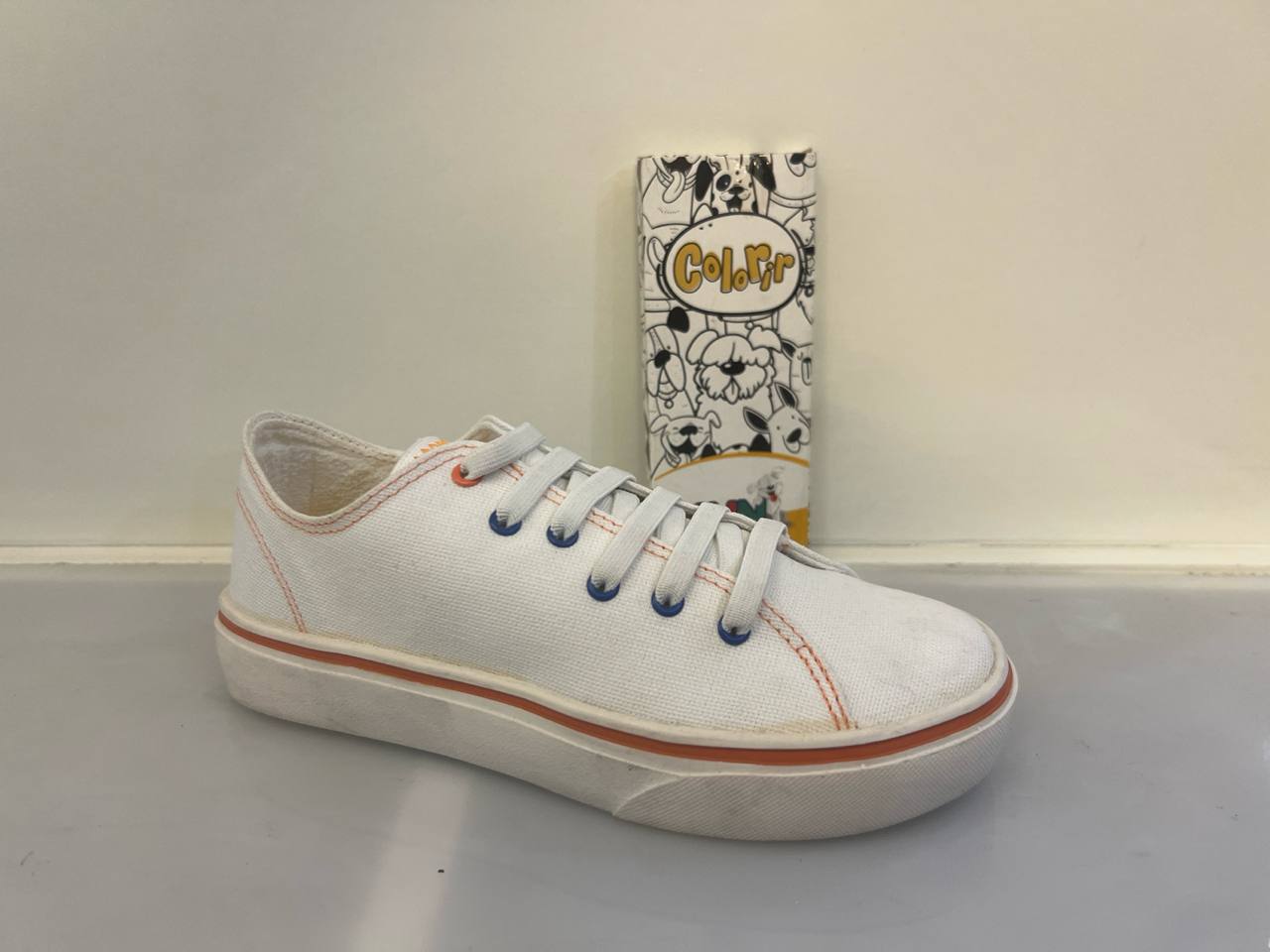 ونس سفید ساده